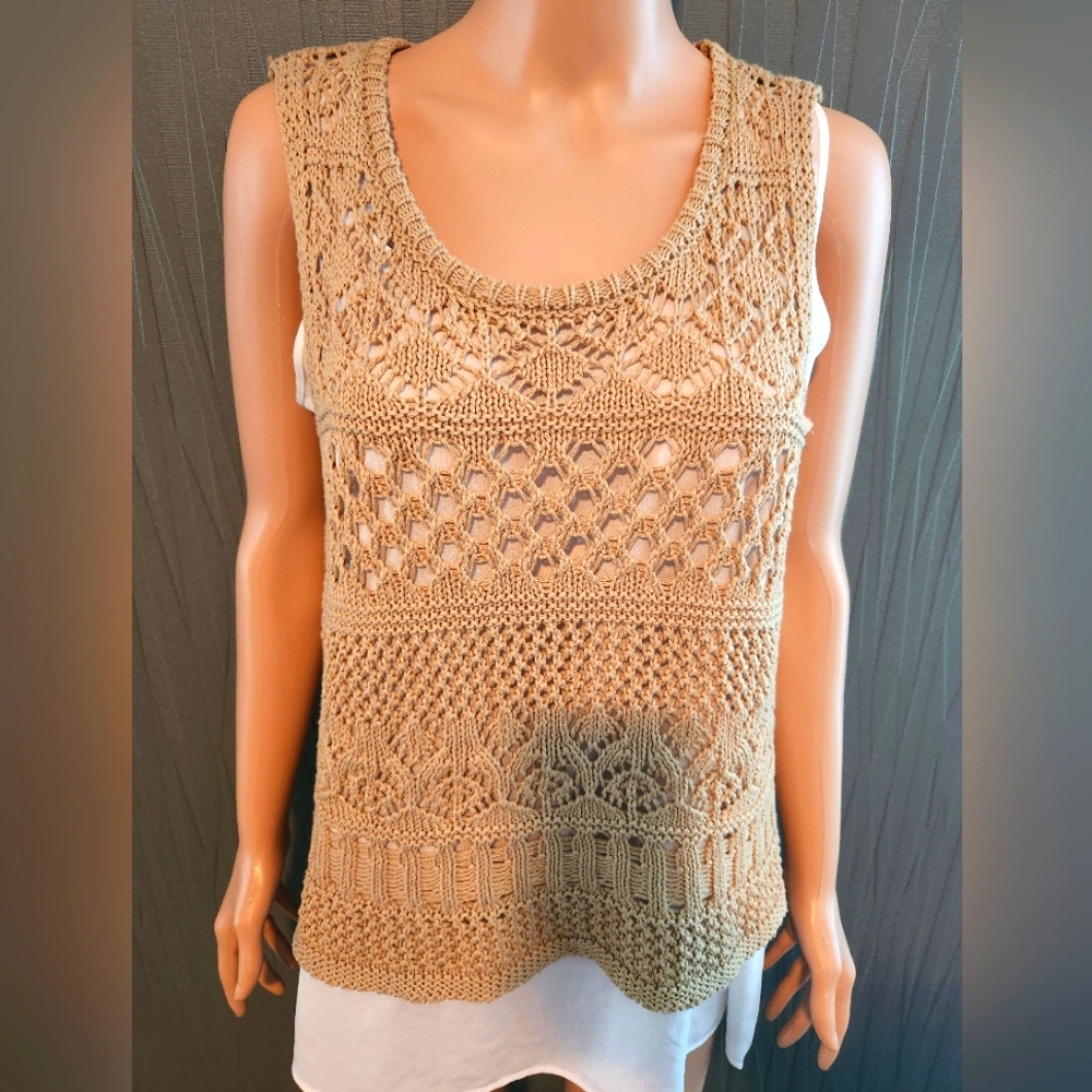 Double layer tank shirt medium